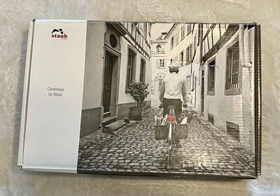 Assadeira Holiday Ceramique retangular gratinada 10,5”x7,5” 2,5 qt STAUB Cherry - Imagem 1 de 4