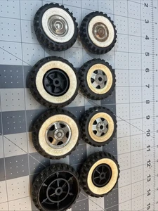 Structo Tires With white walls and caps, set of 8 vintage - Picture 1 of 2