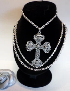Vintage 1974 Limited Edition Sarah Coventry großes Silber Kreuz Halskette 3 Stränge - Bild 1 von 11