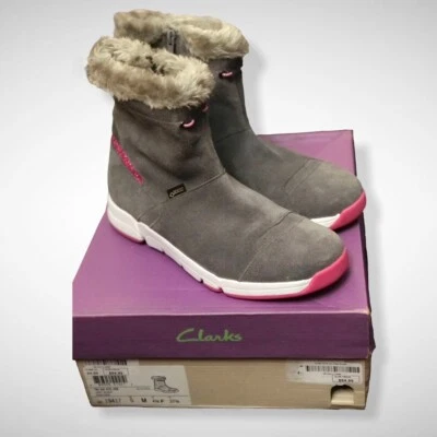Botas CLARKS Gris Gamuza Niñas Rosa Brillo Talla 5 Con Piel Y Cremalleras Foto 1 de 4