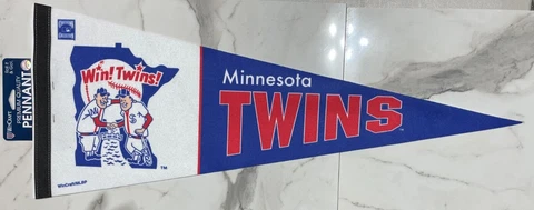 MINNESOTA TWINS COOPERSTOWN COLLECTION MLB BASEBALL VINTAGE PENNANT NEW/ MINT Cover