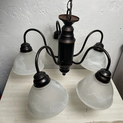 5-Light Oil Rubbed Bronze Chandelier with Alabaster Glass Shades 21" - Imagem 1 de 3