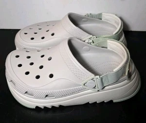 New CROCS Hiker Xscape Clog Sandals 208365-100 Men's 7 / Women's 9  - Picture 1 of 9