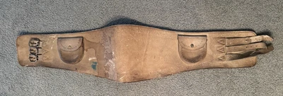 Vintage ~ Años 40 / 1950 (?) ~ Cinturón de riñón de cuero con bolsillos ~ 31 pulgadas Foto 1 de 4