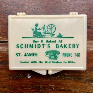 Vintage Schmidt's Bakery St James Plastic Sewing Needles Threader Travel EUC - Picture 1 of 5