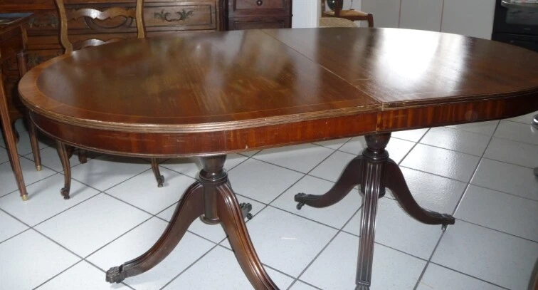 TABLE 19EME ACAJOU OVALE SUR ROULETTES AVEC RALLONGE - Photo 1/3