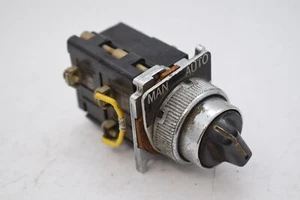 Eaton Cutler Hammer 10250T Selector Switch 600V 2 Position Contact Block  - Picture 1 of 4