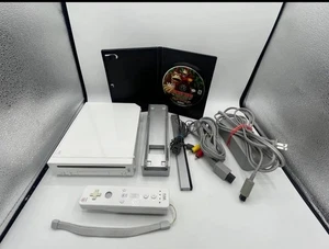 Consola Nintendo Wii y Donkey Kong Returns Bundle RVL-101 - Imagen 1 de 12