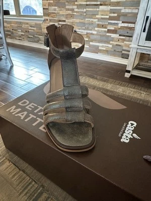 Zapato Casa Grand gasolina metálico talla 8 o 38 Foto 1 de 3