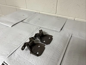 1988-1991 Honda Civic Hatch CRX Sedan EF Left Driver Side Door Hinge Pair - Picture 1 of 8