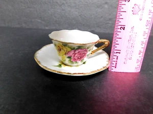 Enesco Imports Vintage Miniatur Bone China Tasse/Untertasse mit Goldrand Ex. Vintage Zustand - Bild 1 von 5