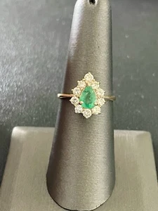 14k Yellow Gold 1/2CT Emerald and 0.80CTW Diamond Ring (G71) - Picture 1 of 7