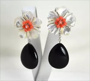 ORECCHINI IN ARGENTO 925 CON FIORI DI MADREPERLA ONICE E CORALLO ROSA AGHT 0480 - Foto 1 di 3