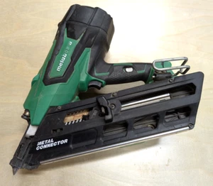 Metabo HPT NR3665DA Chiodatrice per piastrelle a cinghia senza fili 36 V 2-1/2" con connettore in metallo - Foto 1 di 5