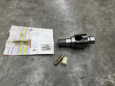 OMC 983303 Tilt Clutch Shaft - Image 1 of 4