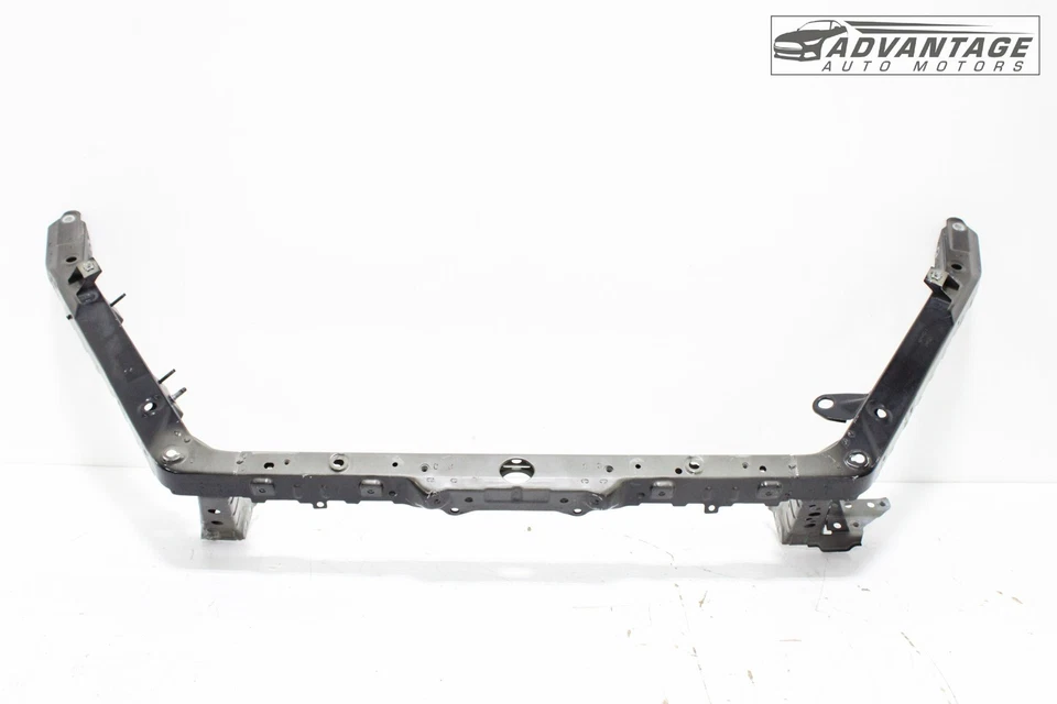 Cadillac CTS 2014-2019 sedán radiador delantero barra de amarre superior soporte central OEM Foto 1 de 4
