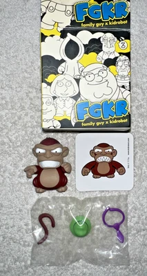 FIGURA VINILO KIDROBOT FAMILY GUY EVIL MONKEY CON ACCESORIOS **NUEVO** Foto 1 de 4