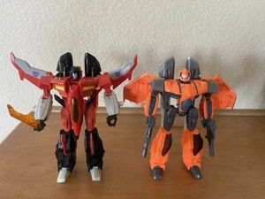 Transformers Generations Thrilling 30 Deluxe Class ARMADA STARSCREAM JHIAXUS - Picture 1 of 3