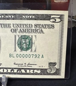 BANCONOTA RISERVA FEDERALE 1999 $5 DOLLARO (SAN FRANCISCO "L") bassa serie 792 - UNC - Foto 1 di 10
