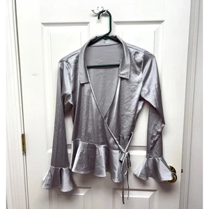 Blusa de satén Pomelo, camisa envolvente gris, peplum, mangas campana, para mujer talla S - Imagen 1 de 7