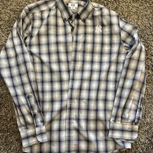 Cutter And Buck New York Yankees Button Up Shirt M Embroidered Baseball - Picture 1 of 6