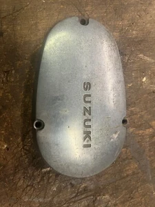 CUBIERTA BOMBA ACEITE SUZUKI B120/B100/TC120/KT120 - Imagen 1 de 3