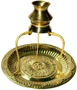 Bellissimo piatto Pooja in ottone da 5,5" Thali Shivling Stand e modello Abhishek Lota Home - Foto 1 di 5