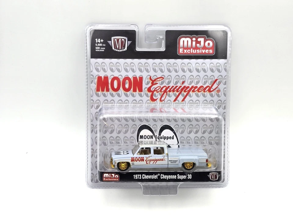 1:64 M2 Machines *GOLD CHASE* MOONEYES 1973 Chevrolet Cheyenne Super 30 Dually - Image 1 of 1