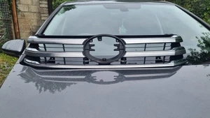 Toyota Hilux Front Chrome Grill 2018 - Picture 1 of 4