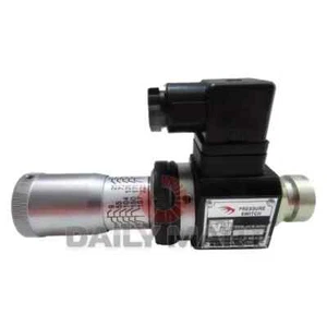 New In Box JCS-02N Pressure Switch - Picture 1 of 3