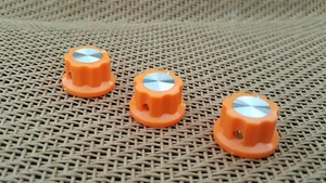 "Juego de 3 perillas de control de 1/4" pedal de efectos para guitarra estilo Orange Boss" orificio - Imagen 1 de 3