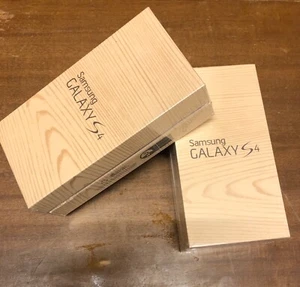 Smartphone Android 3G Samsung Galaxy S4 16 GB GT-I9500 sbloccato in scatola venditore Regno Unito - Foto 1 di 2