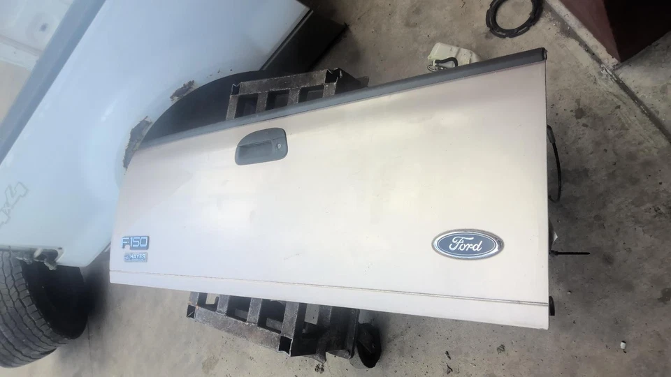 Used Tailgate fits: 1998 Ford F150 PICKUP Styleside box Grade C - Изображение 1 из 4