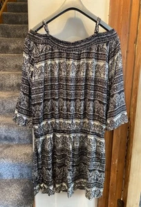 Peacocks Ladies Black & White Pattern cold shoulder short dress/tunic..size 14 - Picture 1 of 8