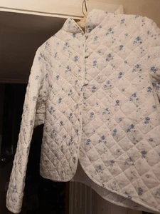Pale Blue Quilted Vintage Bed Jacket Floral Size M - Picture 1 of 5