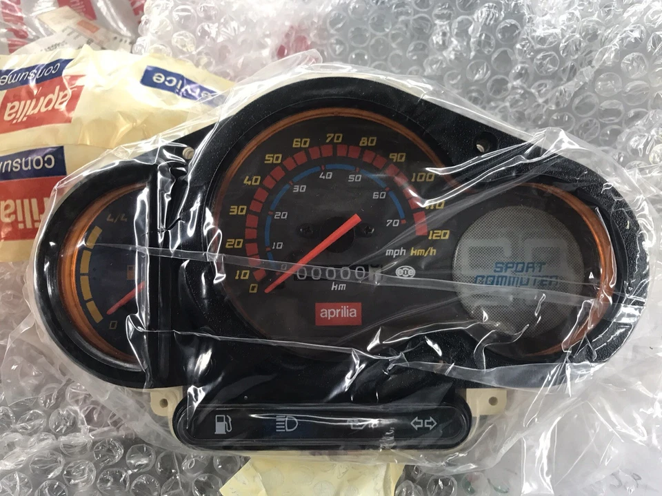 PER APRILIA SR 50 WWW 97 01 CRUSCOTTO STRUMENTAZIONE DASHBOARD 8112793  - Immagine 1 di 1