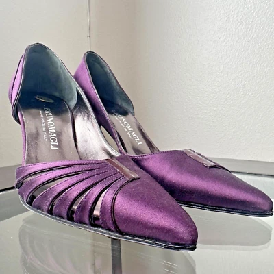 Zapatos de tacón Bruno Magli satinado charol punta púrpura Italia 36 US6 NUEVOS CON ETIQUETAS Foto 1 de 4
