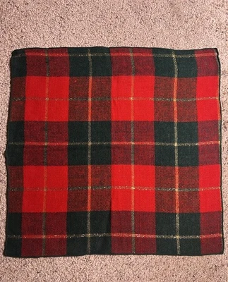 Set 8 tovaglioli natalizi 17” plaid rosso/verde con panno metallizzato oro nuovi senza etichette - Immagine 1 di 4