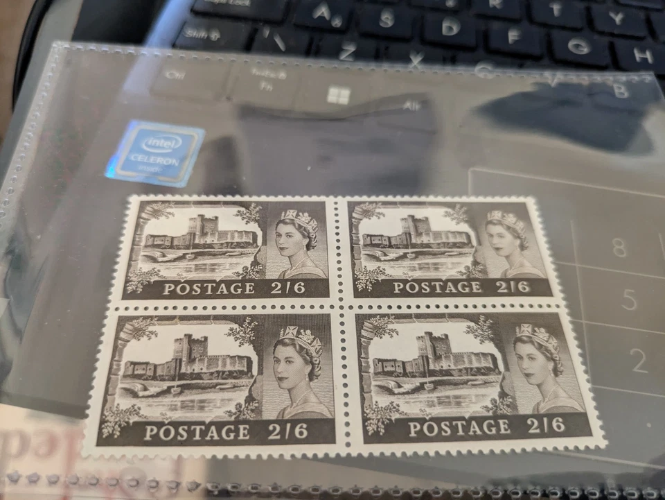British stamp block 2 /6 castles 1955 mnh - Image 1 of 1