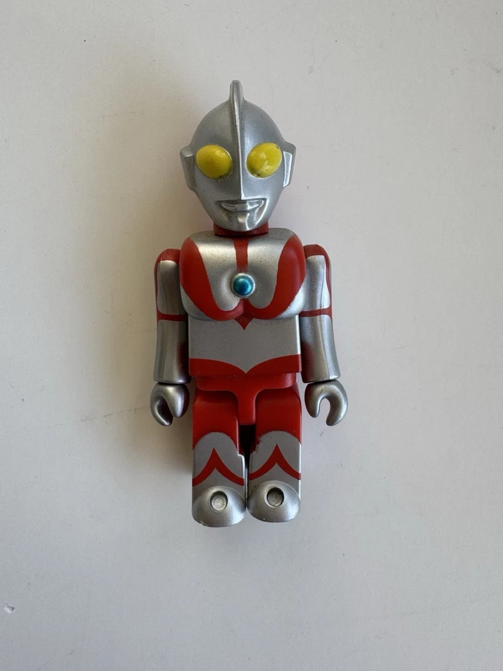 Medicom Ultra Man 100% Kubrick Hyper Hobby Suelto be@rbrick Ultraman Foto 1 de 2