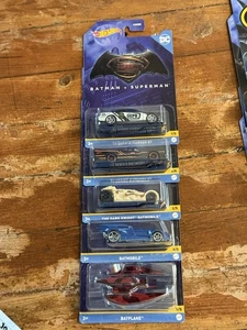 2022 HOT WHEELS BATMAN DC COMICS SERIES SET! COMPLETE SET OF 5 DIE-CAST CARS! - Picture 1 of 13