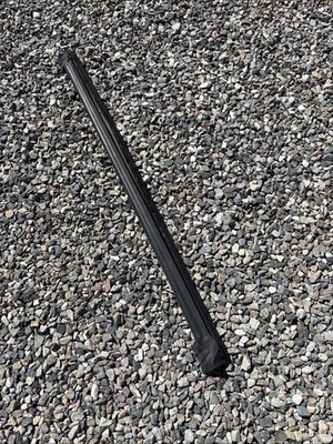 Tira meteorológica principal trasera GMC Envoy XUV USADA. Foto 1 de 4