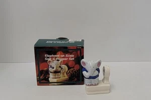 NIB **RARE** 1994 Elephant on Scale Salt & Pepper Set - Imagen 1 de 11