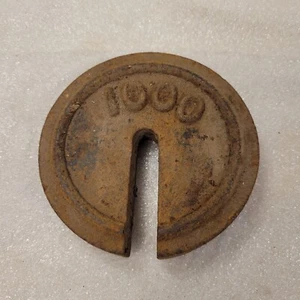 VINTAGE CAST IRON 1000 PLATFORM SCALE 4 1/8" ROUND SLOTTED ~ 2 LBS - Picture 1 of 3