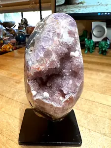 Amethyst Naturkristall Edelstein polierte Geode mit kundenspezifischem Ständer Probe 005 - Bild 1 von 12