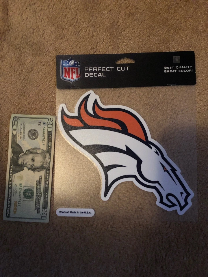 Calcomanía adhesiva troquelada con logotipo del equipo Denver Broncos 8" x 8" NFL Foto 1 de 1