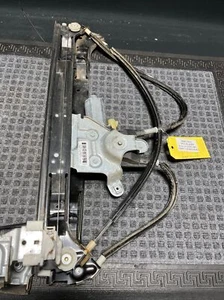 02-06 CHEVROLET TRAILBLAZER EXT Right Passenger Front Door WIndow Regulator R95 - Picture 1 of 4