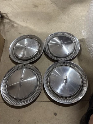 Oldsmobile 98 Cutlass Jetstar 1974 1975 1976 tapacubos juego de cubierta de rueda de 15" Foto 1 de 4