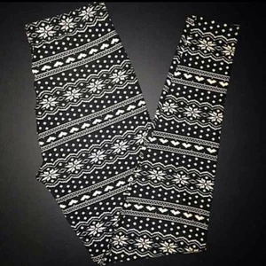 Buttery Soft Christmas Fair Isle Snowflake Leggings One Size S M L Snow Heart OS - Picture 1 of 3