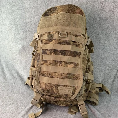 Mochila SOG Tactical Camo Day Pack 39 litros armazenamento canyon areia 31-C-X. Excelente estado usado - Imagem 1 de 4